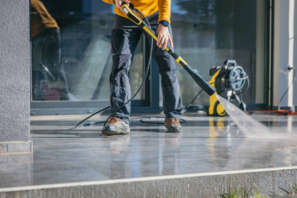 Best Pool Deck Cleaning  in Omaha, TX
